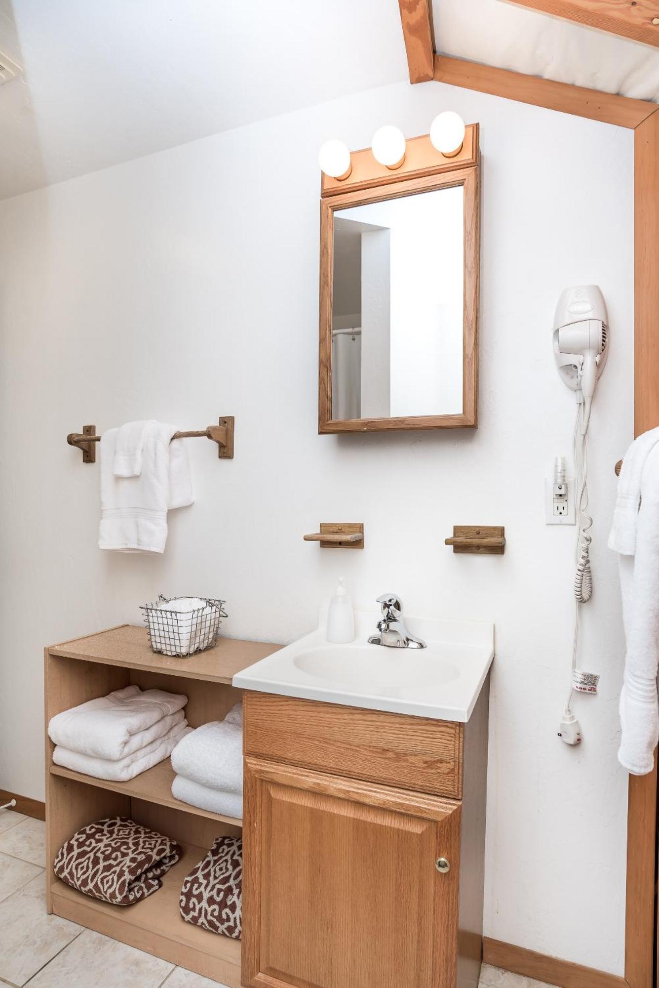 Stonewind Retreat Lodge